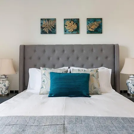 Apartment Luxury 3-bd With 80sqm Balcony In Glifada Athens