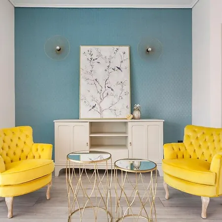 Luxury 3-bd With 80sqm Balcony In Glifada Apartment Athens